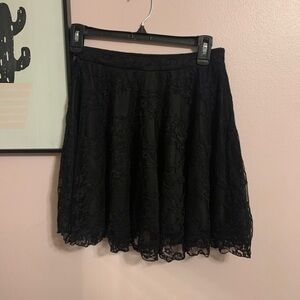 DEB | lace skirt